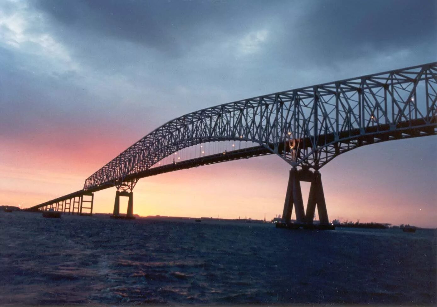 Где находится мост фрэнсиса ки. Мост в балтиморе. francis scott key bridge. мост в балтиморе до крушения.