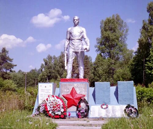 деревня кузьминичи калужская область. куйбышевский район. кузьминичи памятник калужская область. кузьминичи калужская область сафонов. калужская область.