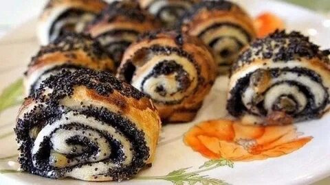 Булочки с маком и изюмом