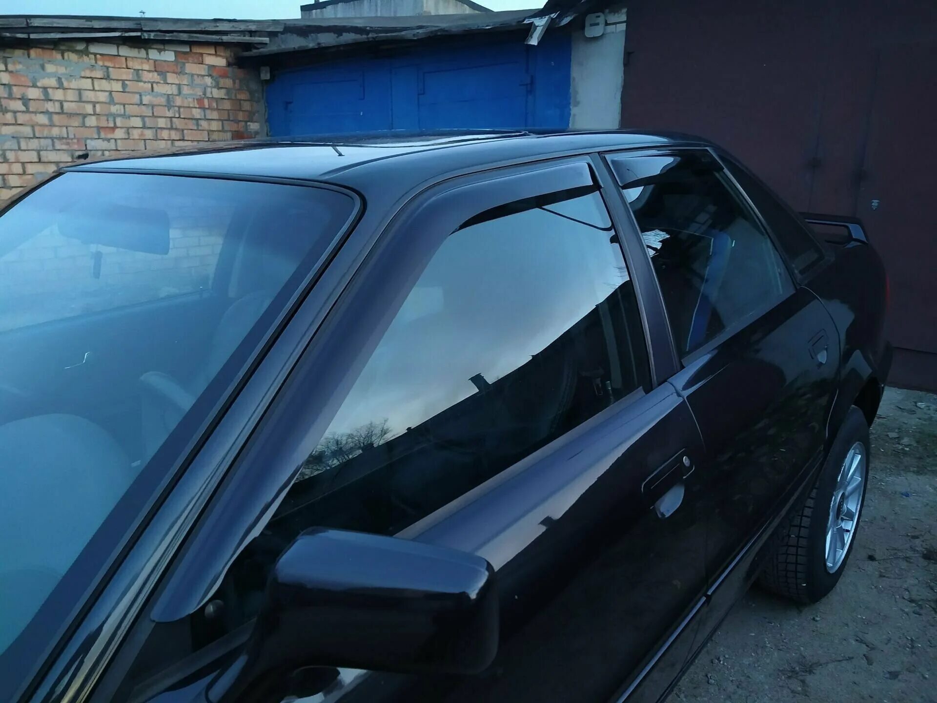 Дефлектор ауди 80 б3. Ауди 80 ветровики. Ветровики audi 80. Ауди 80 б4 дефлекторы на окна артикул. Дефлектор центральной консоли 2109.