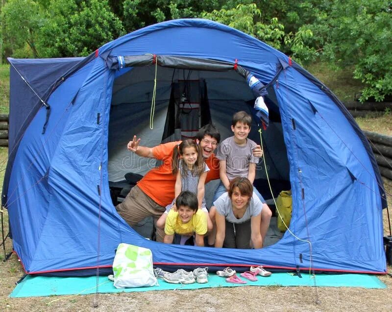 Кемпинг на море. Палатка camping tent. Фото палаток для отдыха на природе. Глэмпинг палаточный лагерь. Гламурная палатка.