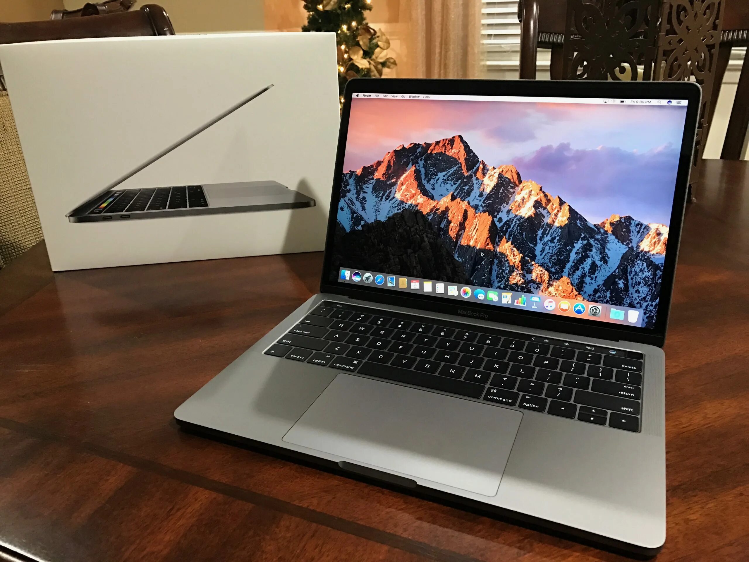 Macbook pro 13 экран. MACBOOK Pro 13 2016. Apple MACBOOK Pro 2018. Ноутбук Apple MACBOOK Pro 13 late 2020. Макбук про 13 2016 тач бар.