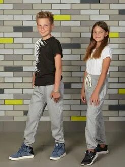 Fendi kids fw 22. Модная одежда для девочек на лето. Стильная одежда для девушек. Под одеждой. Альт подростки стиль в штанах.