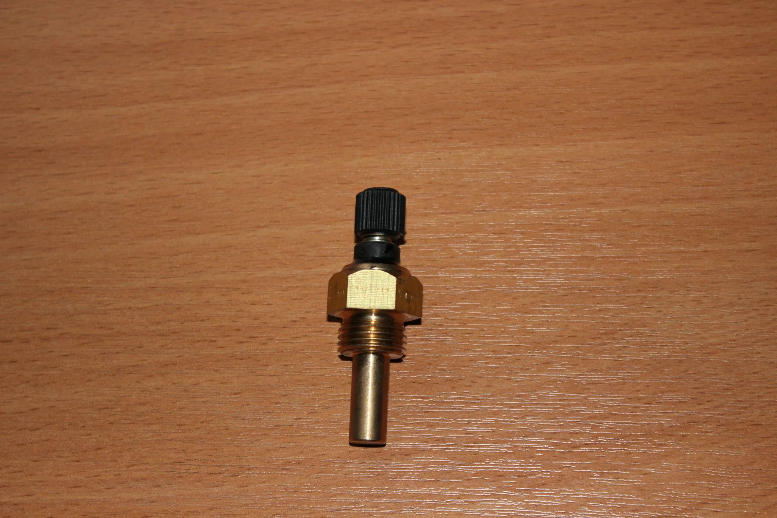 датчик температуры охлаждающей жидкости двигателя катерпиллер с15. датчик температуры 1187226 cat. датчик температурыe3tf-10. датчик температуры трансмиссии. датчик давления масла sl765.