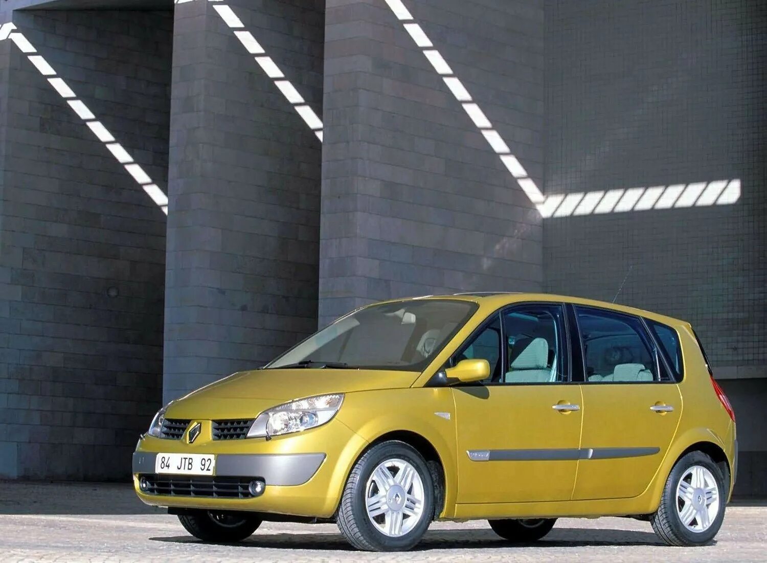 Renault scenic 1.6. Renault Scenic 2003. Renault Scenic 2. Renault Scenic II 2005. Рено Сценик 1 2003.