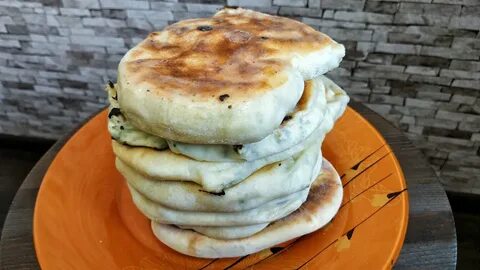 Лепешки из пресного теста с начинкой