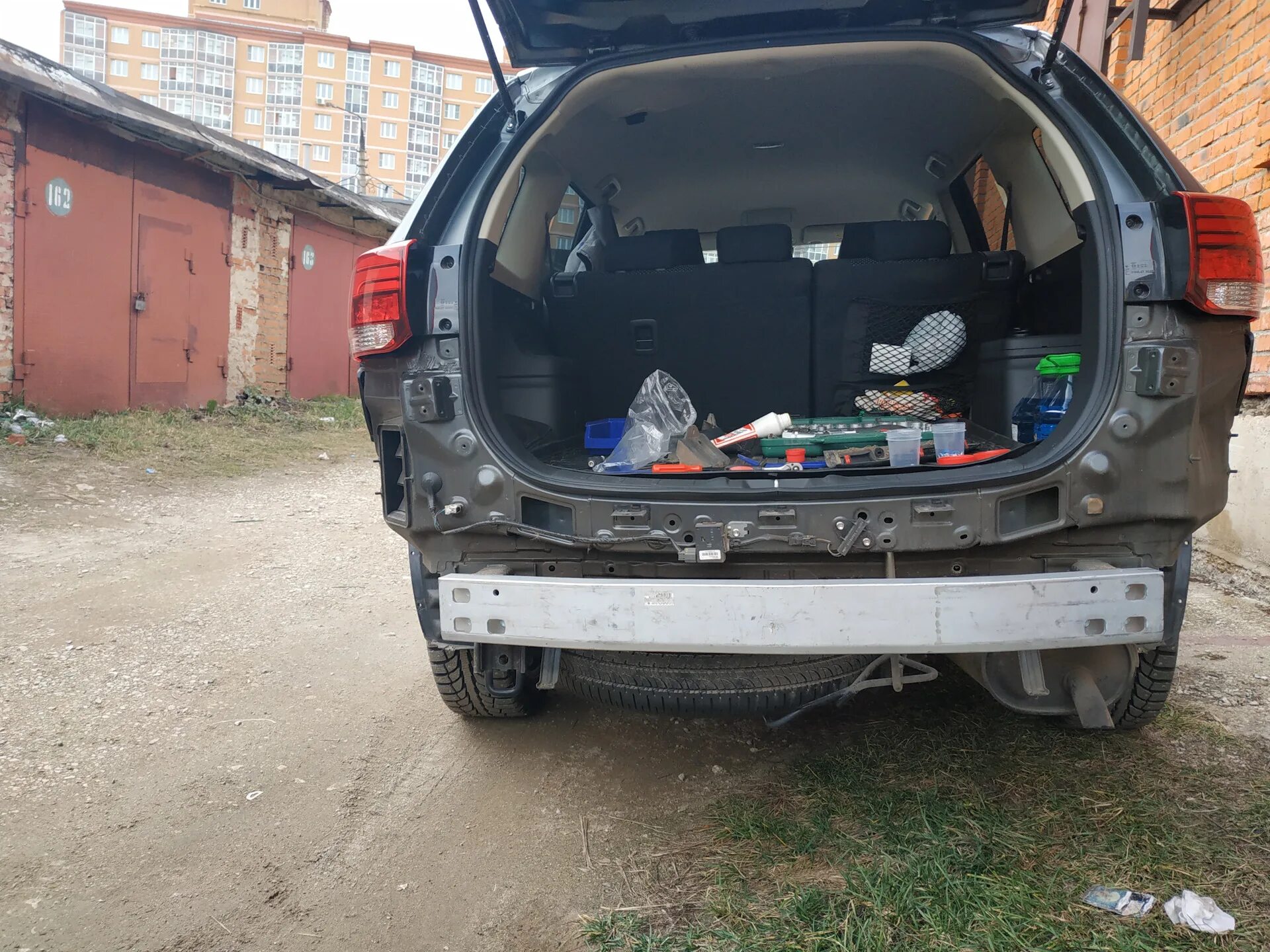 Как снять передний бампер на Outlander XL рестайл - Mitsubishi Outlander XL, 2,4