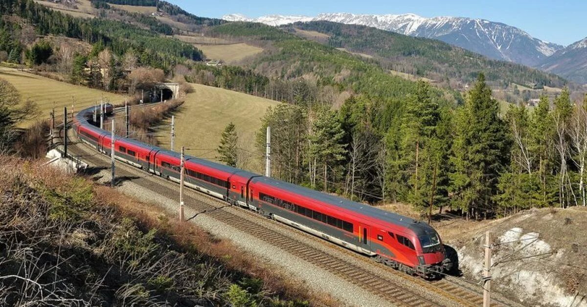 Railjet Австрия. Австрийские поезда Railjet. Зальцбург железная дорога. Поезд Рейлджет.