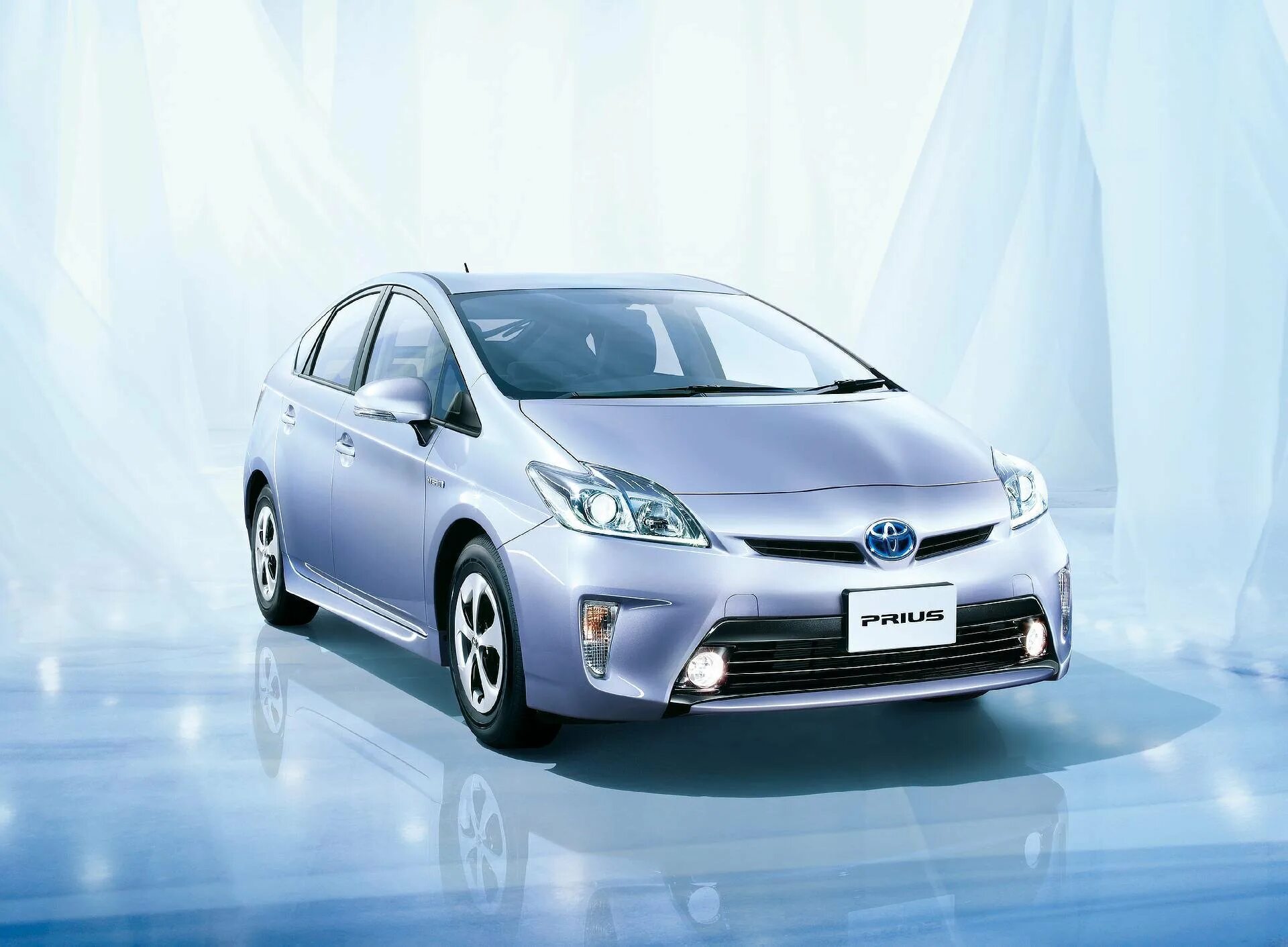 Тойота Приус 30. Тойота Приус белая. Toyota Prius 20. Toyota Prius 2011.