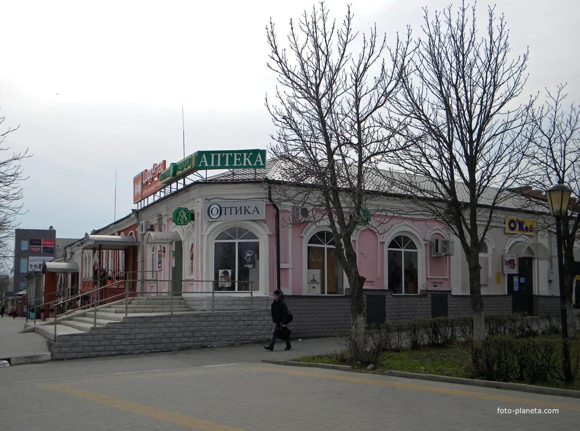 Работа алексеевка белгородская область. Алексеевка (город, Белгородская область). Алексеевка Белгородская область магазин Чайка. Центр Алексеевка Белгородская. Волна Алексеевка Белгородская область.