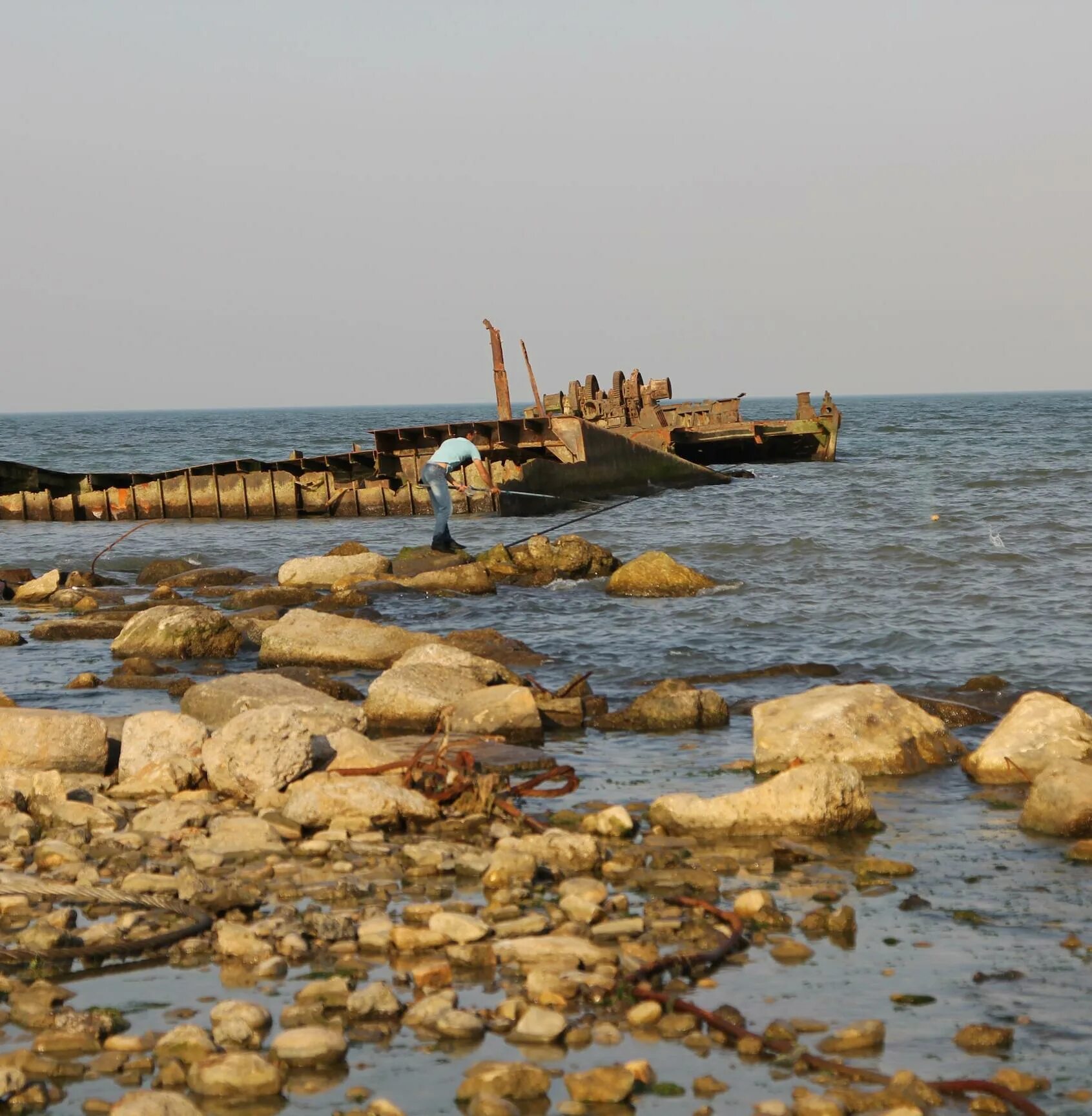 Вагоны в море в каспийске. Вагоны в море в каспийске. Восьмой цех завода «дагдизель», каспийск. Рамешварам мост. 8 цех завода дагдизель каспийск 2022.