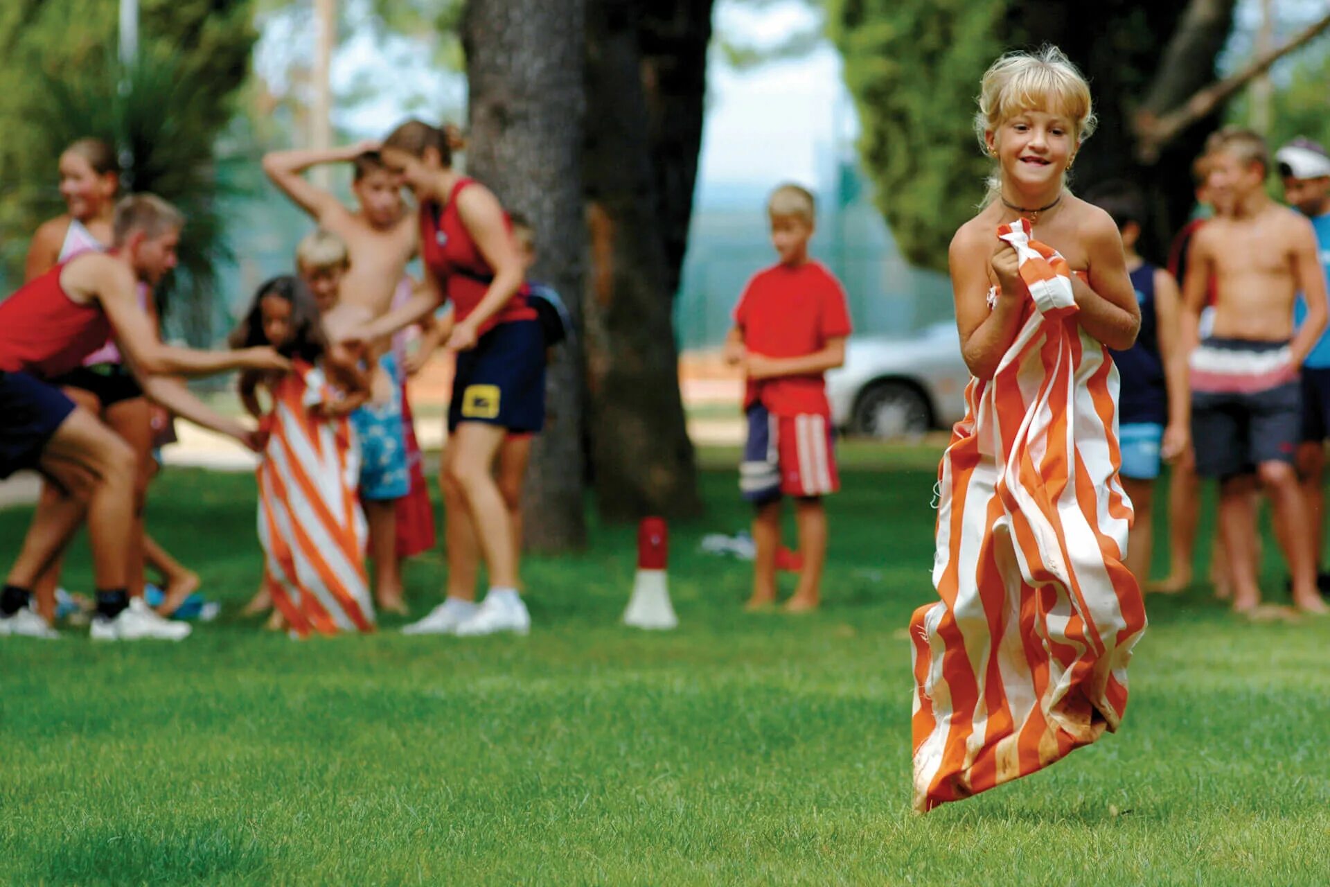 Children's nudism. "Культуру свободного тела" (fkk). Культ натуризма в семье. Нудистский лагерь для девочек.