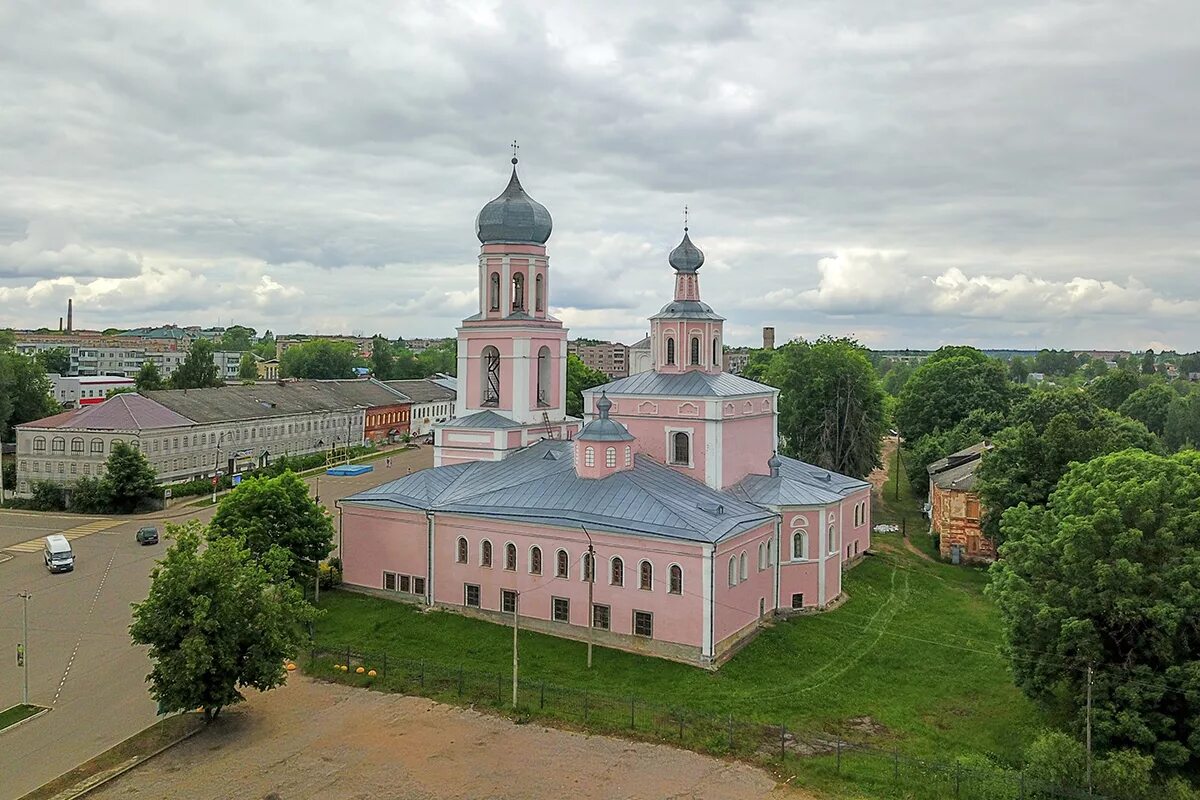 Церковь Троицы Валдай. Валдай Новгородская область. Валдай население