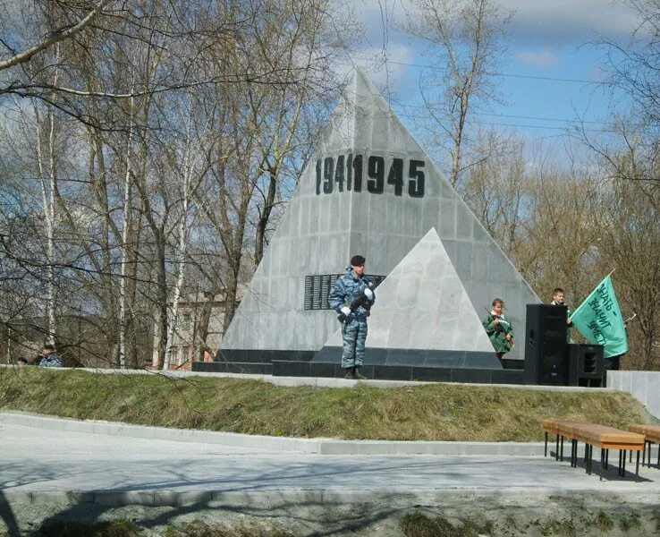 Рудник тагил. Рудник им 3 интернационала нижний тагил. памятник горнякам рудника 3 интернационала нижний тагил. памятник горнякам нижний тагил рудник. памятник погибшим горнякам нижний тагил.