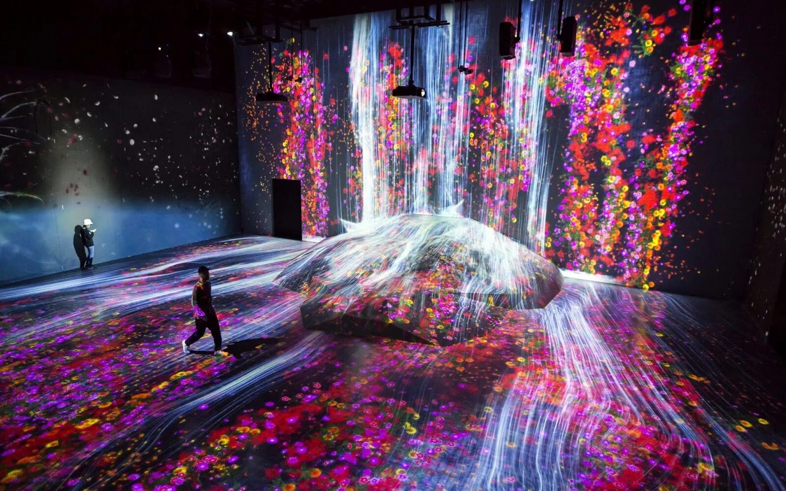 Удивительный мир цифровой. Музее цифрового искусства TEAMLAB Borderless, Токио.. Музей Япония TEAMLAB. Музей цифрового искусства TEAMLAB Япония. Музей цифрового искусства Мори (Токио, Япония).