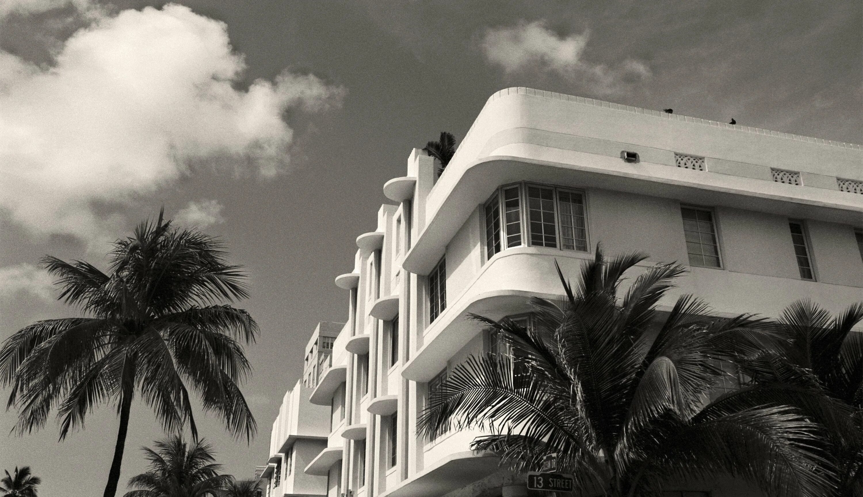 Пальма (город). Майами 1910. Пляж майами бич. Вайб 80 майами. South beach art deco buildings.