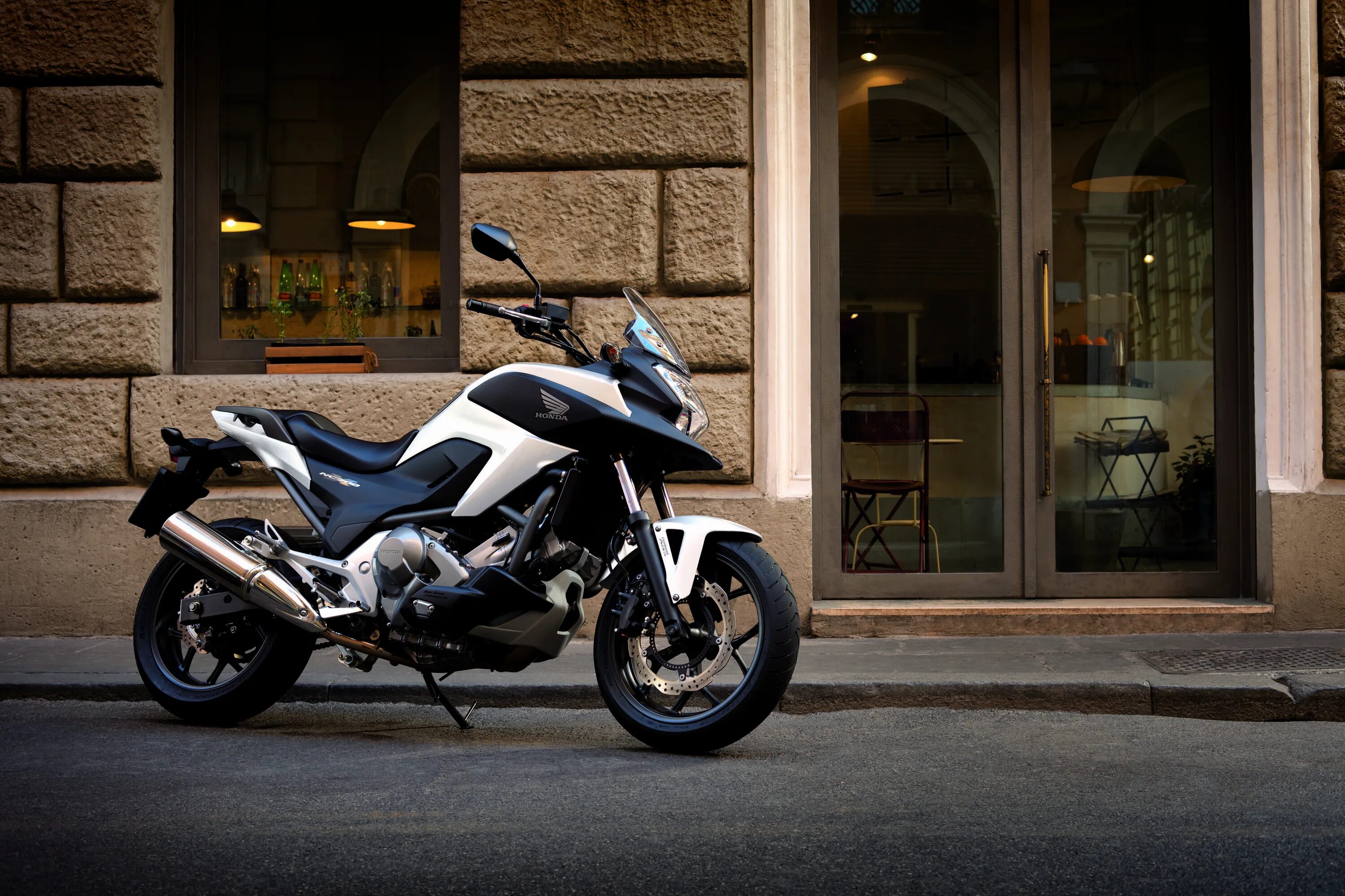 Хонда нск. Мотоцикл хонда нс 700. Honda nc750x dct. Honda nc700 2013. Honda ns 700.