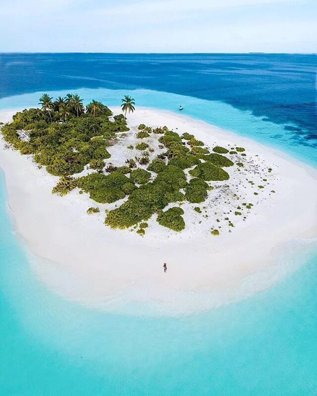 Маленький остров страны. Остров саммер Мальдивы. Кураматхи Исланд Мальдивы. Остров Дигура Мальдивы. Ftha Мальдивы остров.