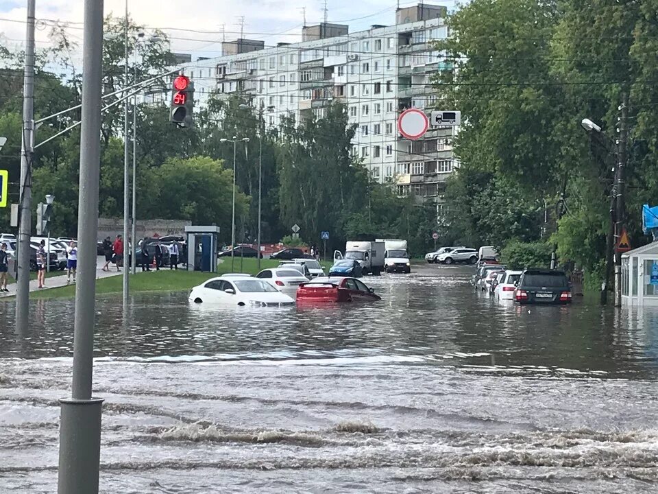 Затопило центр нижнего новгорода. Потоп на алексеевской нижний. Потоп в нижнем новгороде. Новгород затопление. 2022.