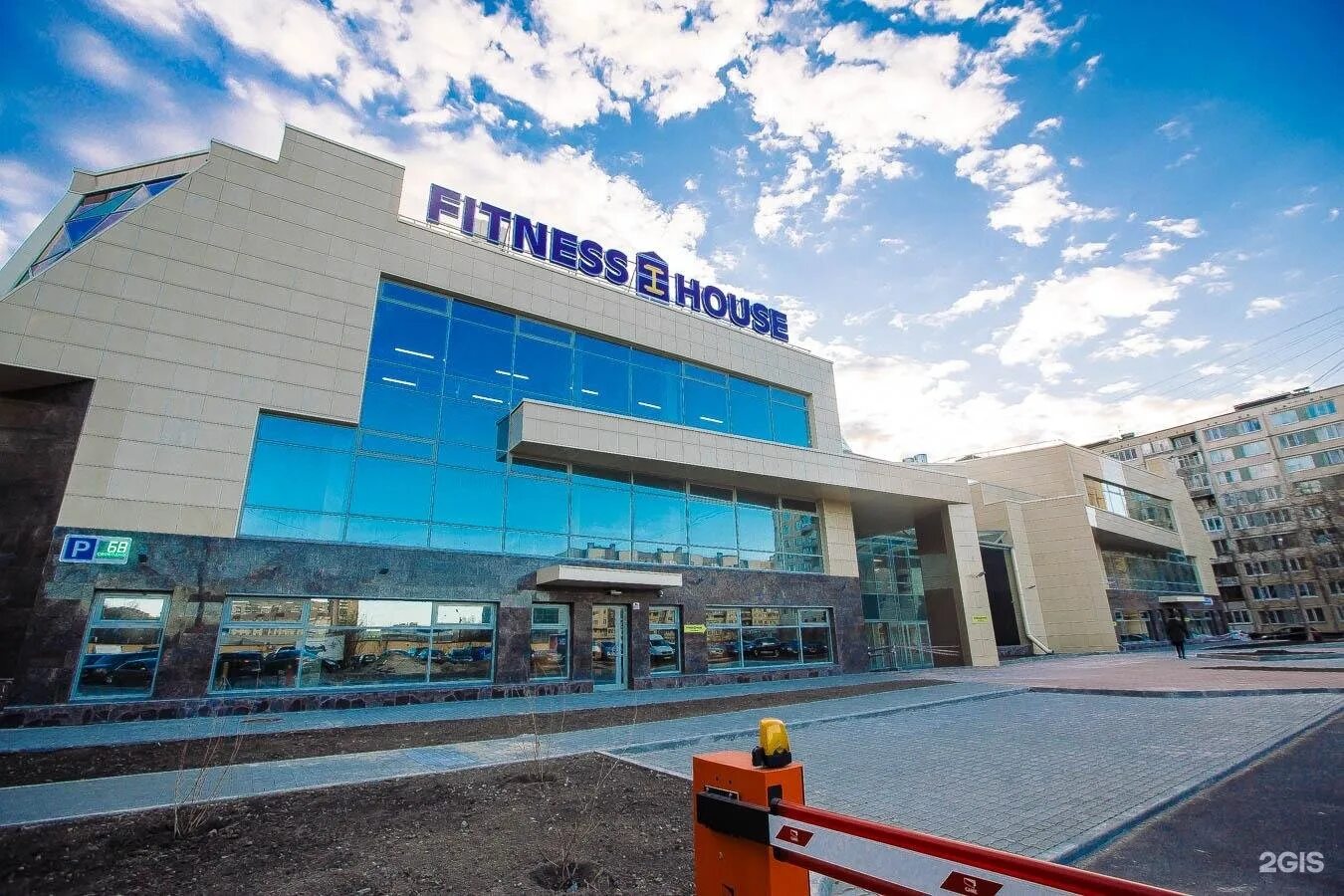 Тренажерный зал на культуре. Фитнес хаус на спартаковской. Fitness house на савушкина. Fitness house ул готвальда 24 2 отзывы. Фитнес хаус санкт-петербург на большевиков.