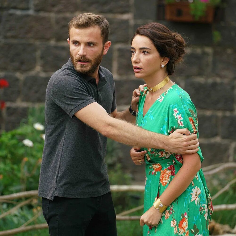 Турецкий язык по сериалам 1. Элиас эмбарек турецкий для начинающих сериал. Ты расскажи карадениз турецкий сериал нефес и тахир. Турецкий язык по сериалам 1. Вишнёвый сезон турецкий сериал.