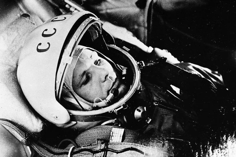 Почему полет гагарина. Космонавт 1961 гагарин. полёт юрия гагарина в космос.