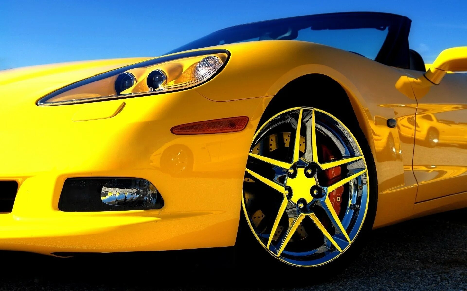 Машина круз рамирес. Крус рамирес. Тачка машина. The cars are yellow. Машина желтого цвета.