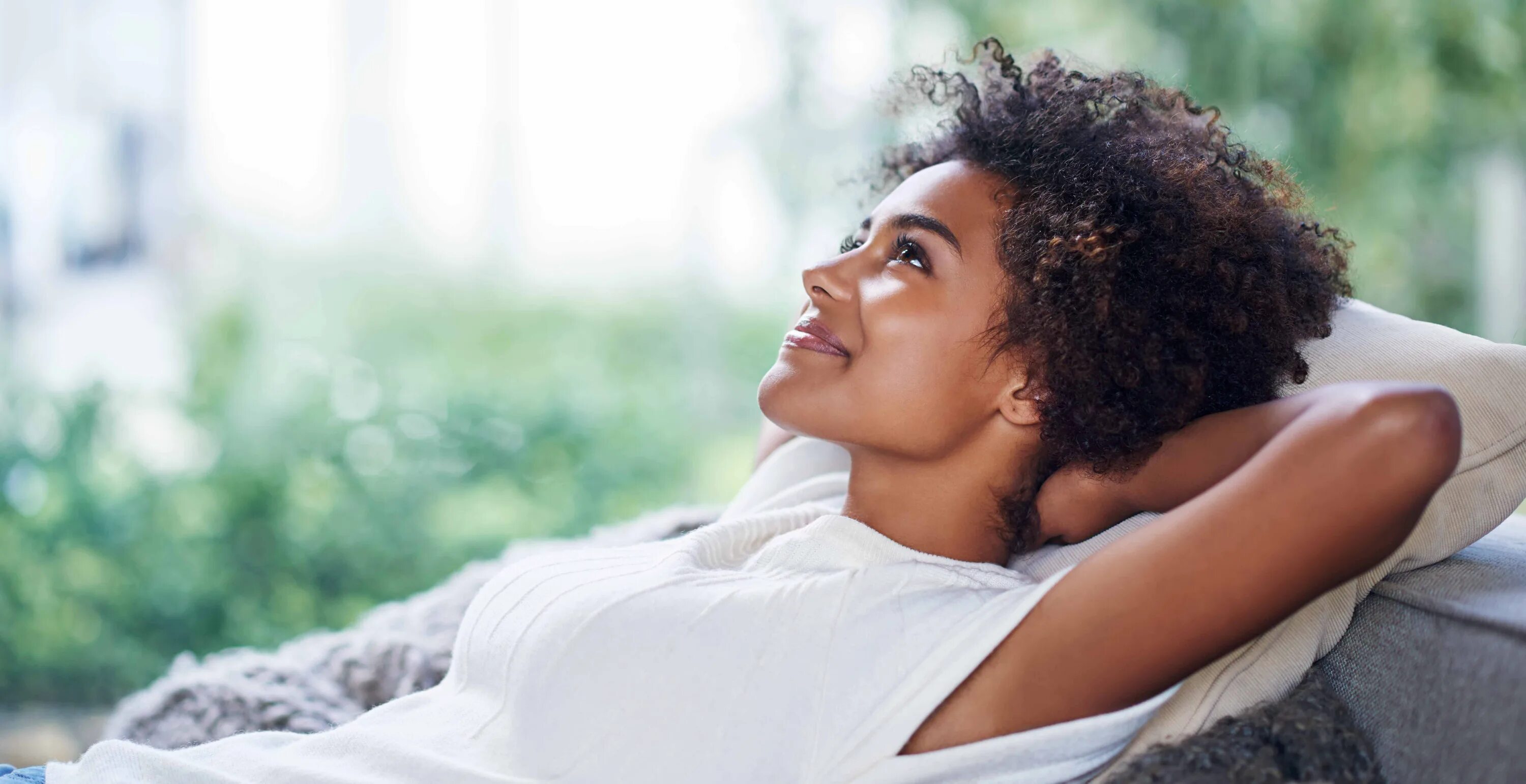 Feeling rested. Сон на боку афро. Woman Getty image. The sweetness of doing nothing. Relaxation and Health.