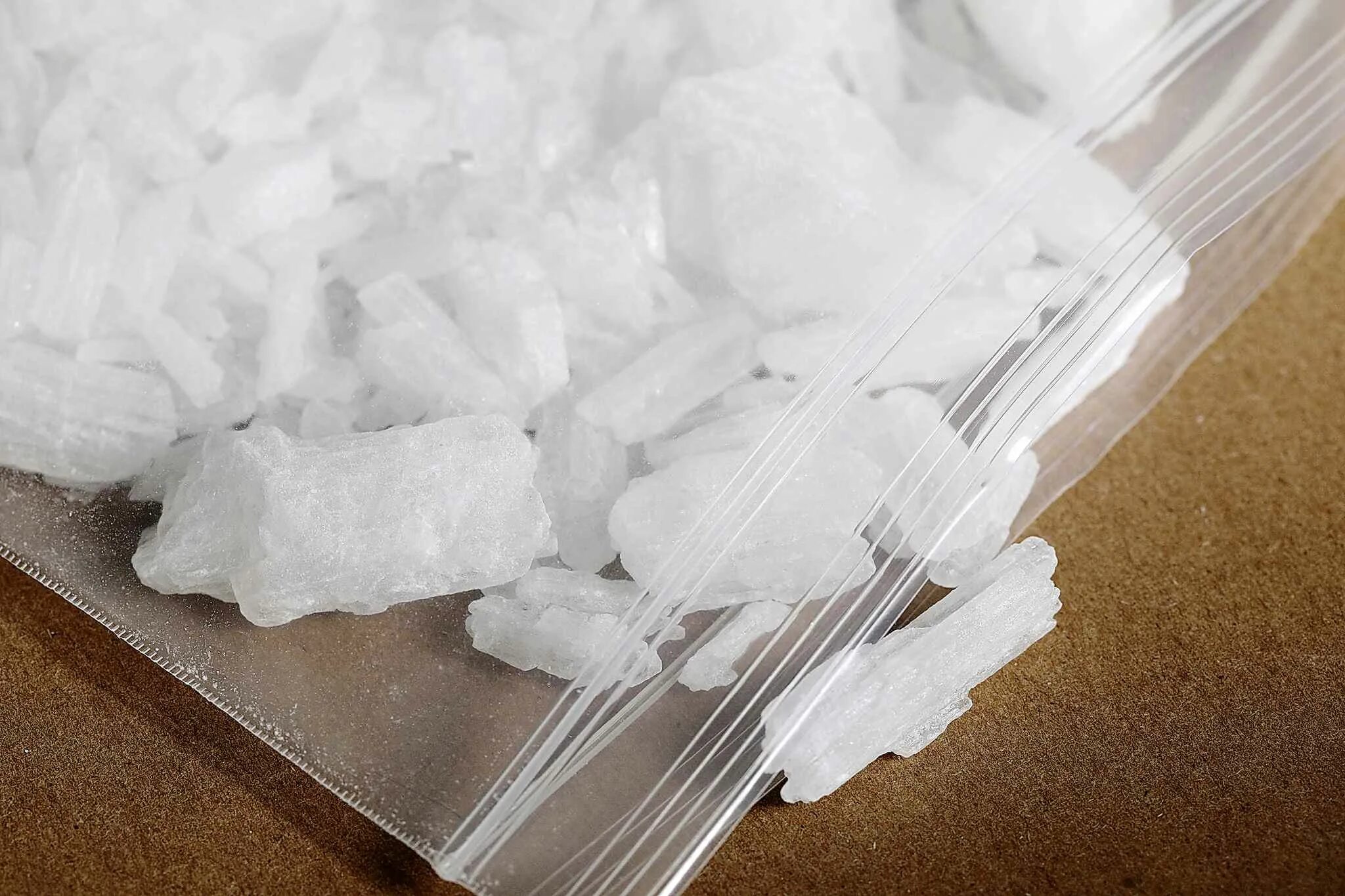 Meth. Метамфетамин кристаллы. метамфетамин / crystal meth. наркотик метамфетамин в кристаллах.