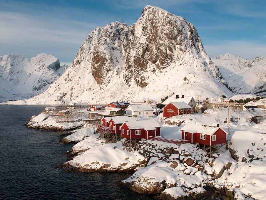 Зимний остров. Скрутнес Норвегия. Север Норвегии. Остров зимой.