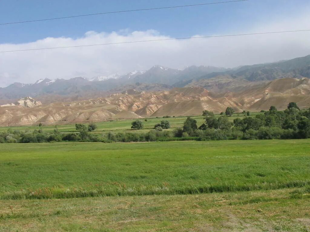 Село караван. Киргизия село Караван. Суусамыр Долина. Караван Киргизия Ошская область. Крепость Суусамыр.