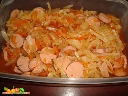 Тушеная капуста с сосисками в мультиварке