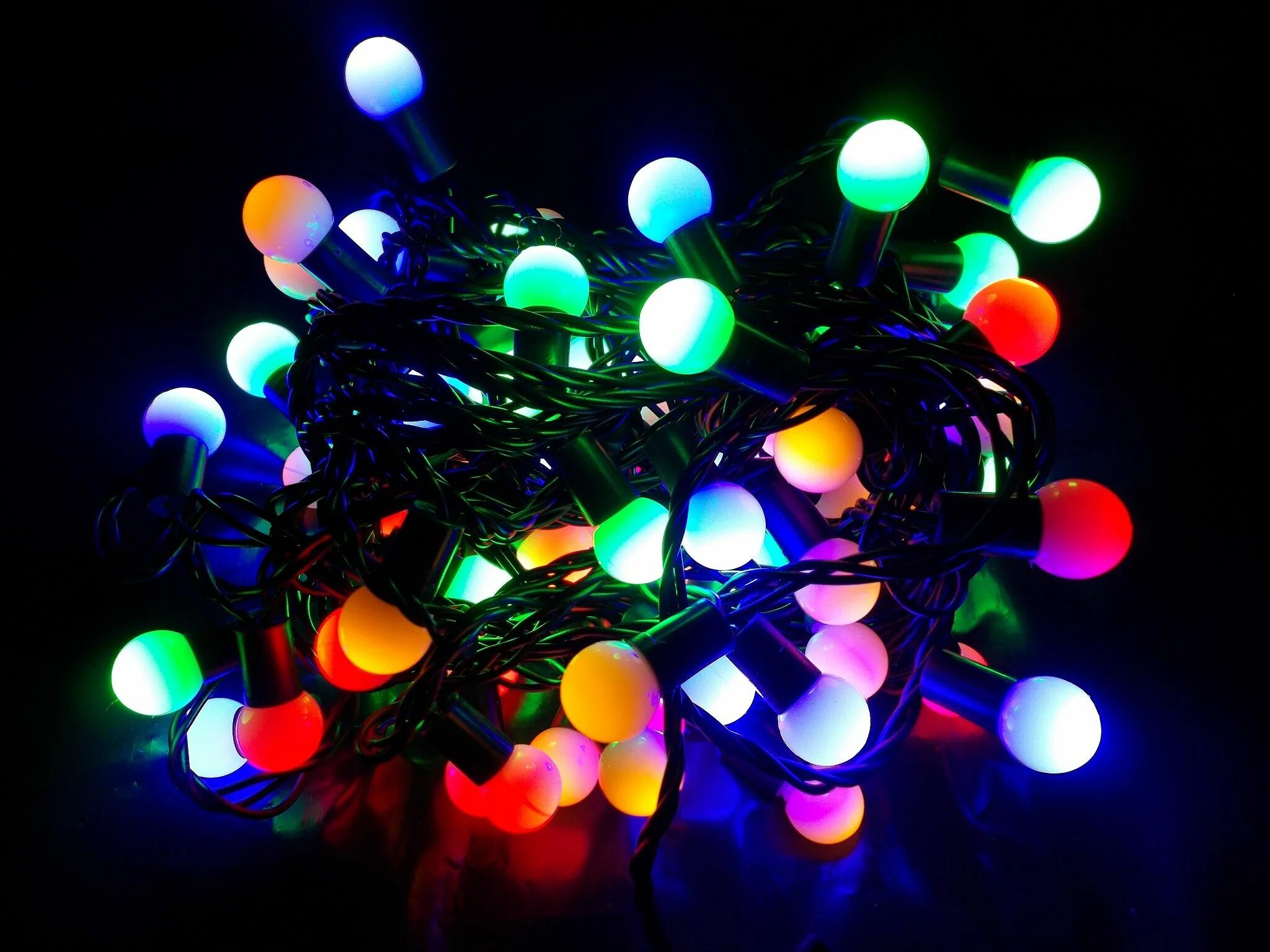 5мм, 10м, черный пвх, 80led мульти 303-509-6. Мультишарики гирлянда 100 метров. Гирлянда мультишарики. Электрогирлянда "мультишарики хамелеон малые. ) 10 м.