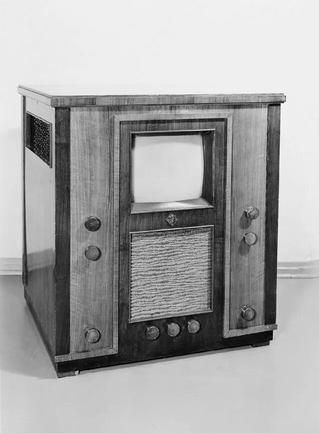 Когда был первый телевизор. Телевизор «Telefunken Fe-III» 1934. Телевизор RCS TT-5. Первый телевизор RCA 1936. Телевизор RCA 1939.