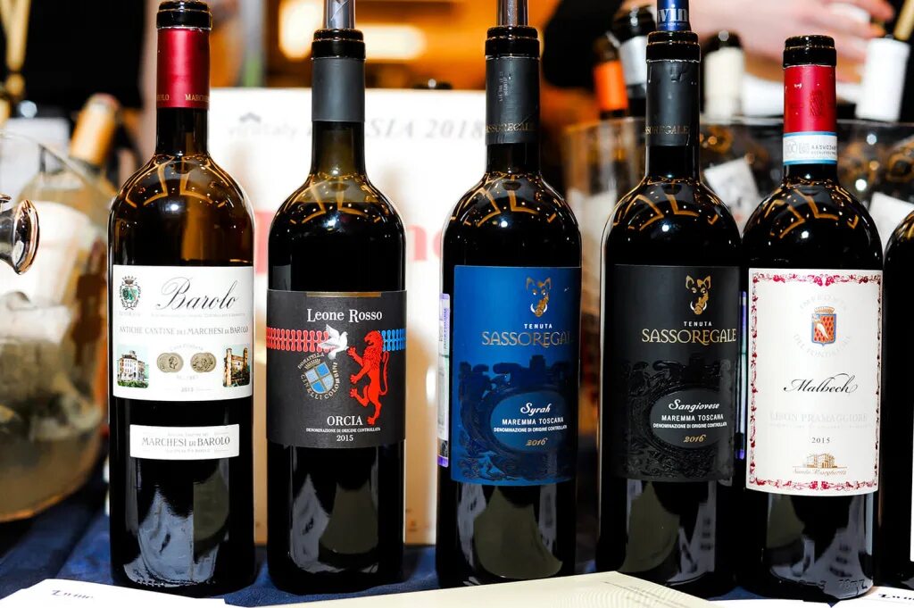 Итальянское вино. Знаменитое итальянское вино. Лучшие вина Италии. Итальянские вина названия.