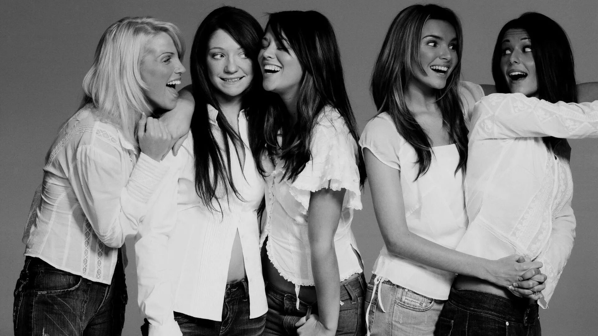 Фотосессия группы людей. Она в группе. Группа serebro 2006. Друзья и встречи. Групповая терапия.