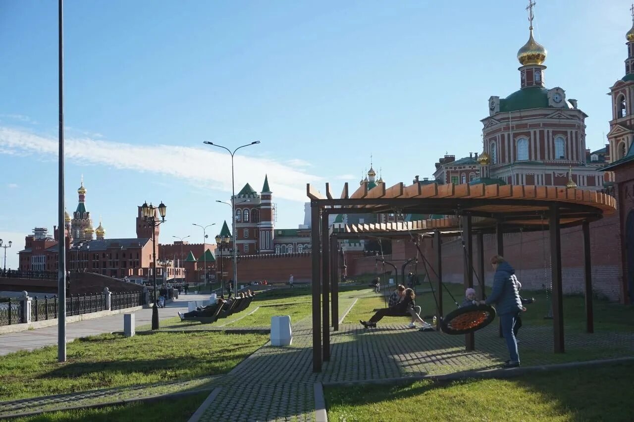 Городская среда йошкар. Микрорайон дубки йошкар-ола. Зарубина йошкар-ола. Городская среда йошкар. Грязь у бордюра в йошкар оле.