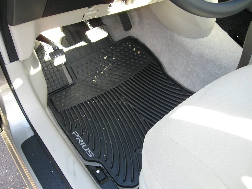 Weathertech коврики. Prius коврики. Коврики на приус 30. Ковры в салон приус альфа. Prius коврики.