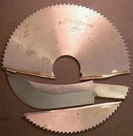 Диск по дереву для циркулярки советский. Диск для циркулярной пилы. Стали дисковых пил. Стали дисковых пил. Пила железная.