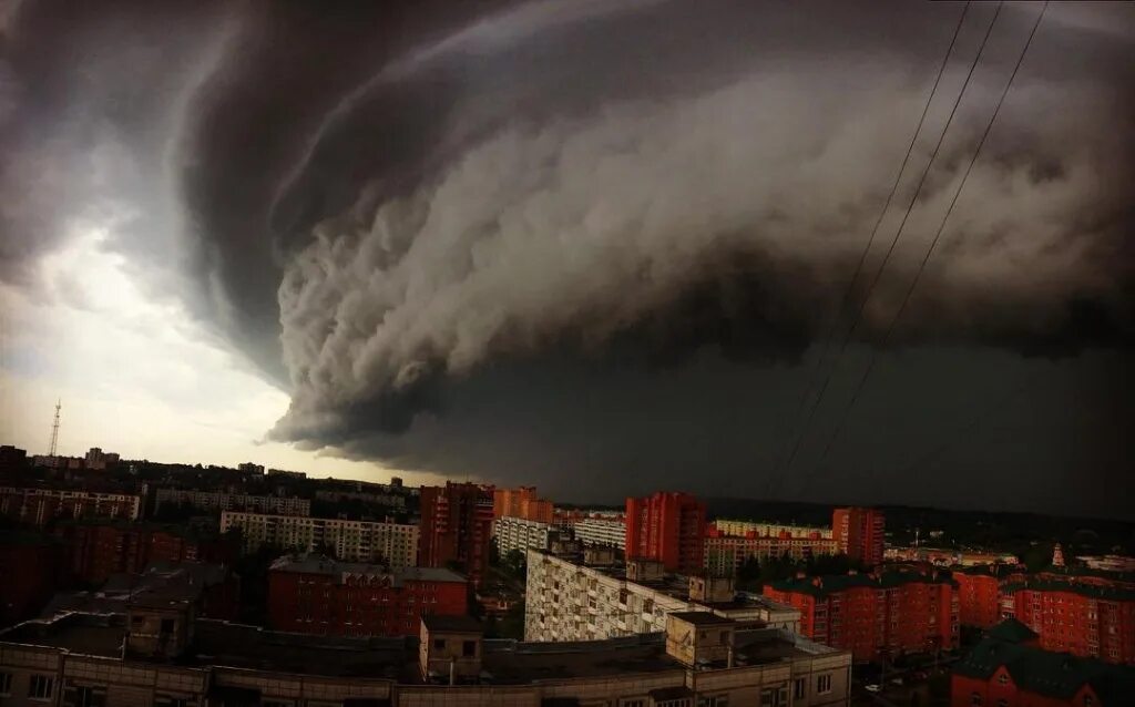 Москва ураган смерч Торнадо в Москве. Торнадо в Москве 1998. Ураган в Москве (2017). Шторм в Москве 2017.