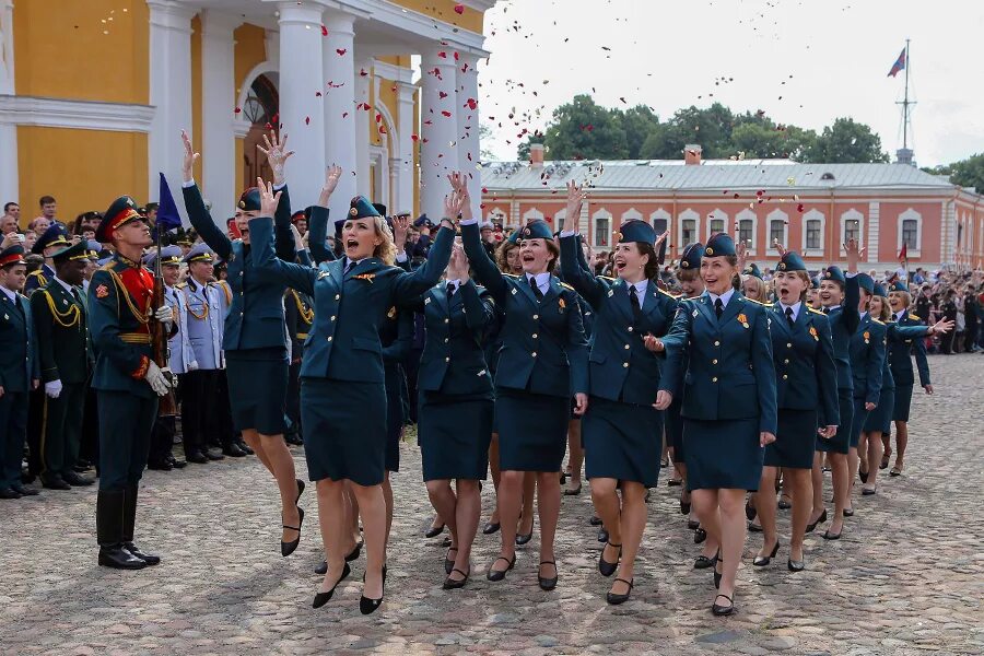 Военные училища для девушек 11 класс. Военный медицинский университет имени Кирова Санкт-Петербурге. Военно медицинская Академия имени Кирова. Военно-медицинская Академия им. с. м. Кирова, Санкт-Петербург. СПБ Военная медицинская Академия имени Кирова.