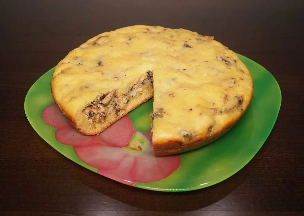 Пирог с консервой рыбной в мультиварке. Заливной пирог с рыбными консервами в мультиварке. Пироги с консервами в мультиварке. Пироги с консервами в мультиварке. Заливной пирог с рыбой на кефире.