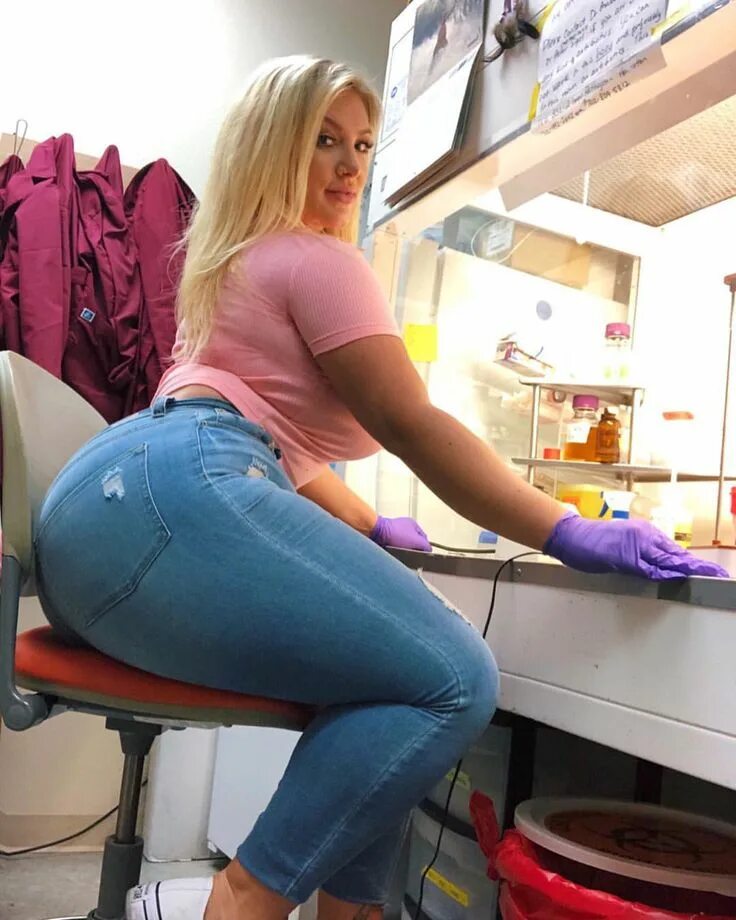 Thick blonde. Тайя Кристиан. Мелани Монро в джинсах.