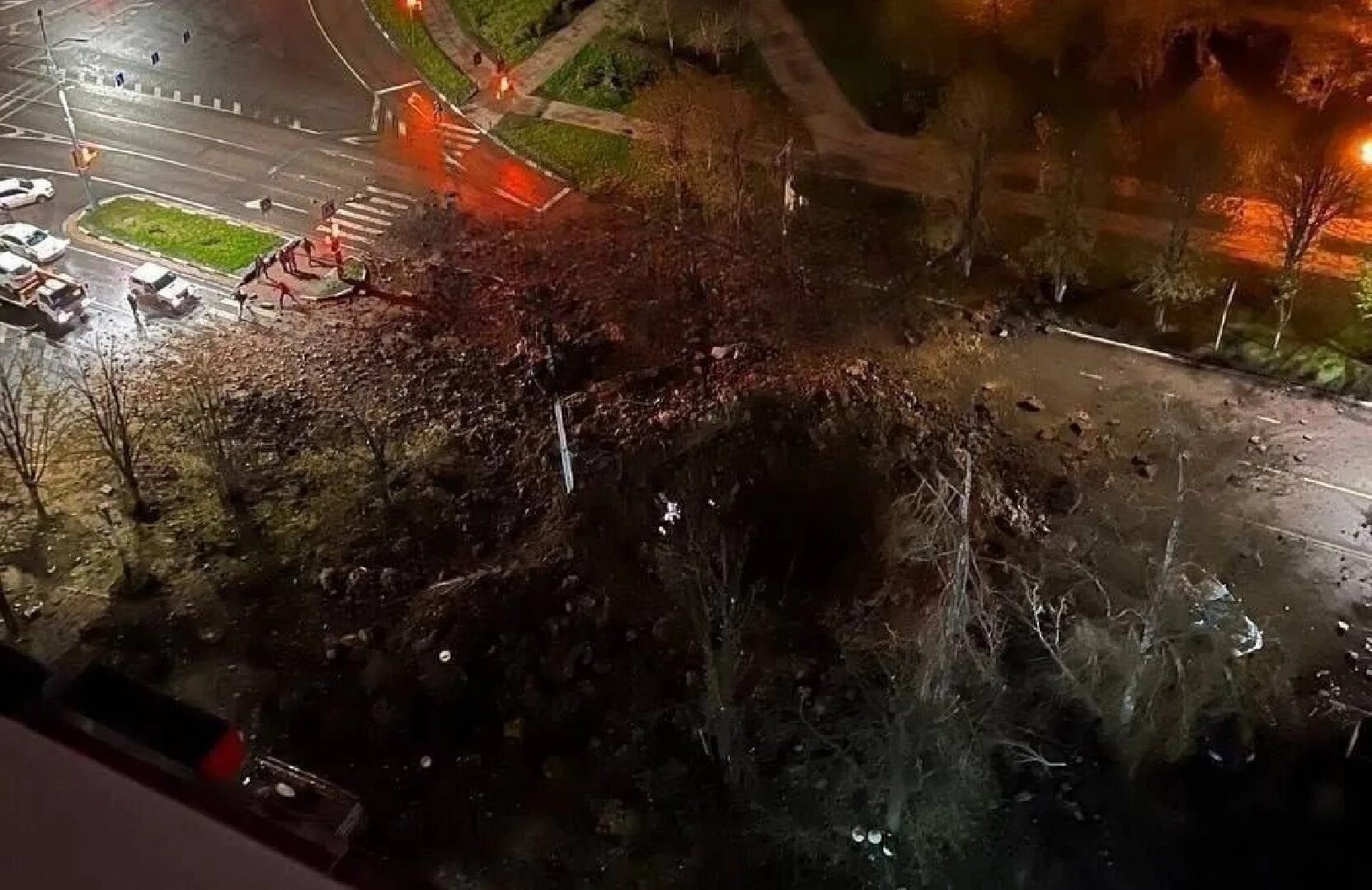 12. Обстрел белгородской области 08. Улица губкина белгород упала ракета. Взорвался боеприпас в белгородской области. В белгороде упала ракета на дом.