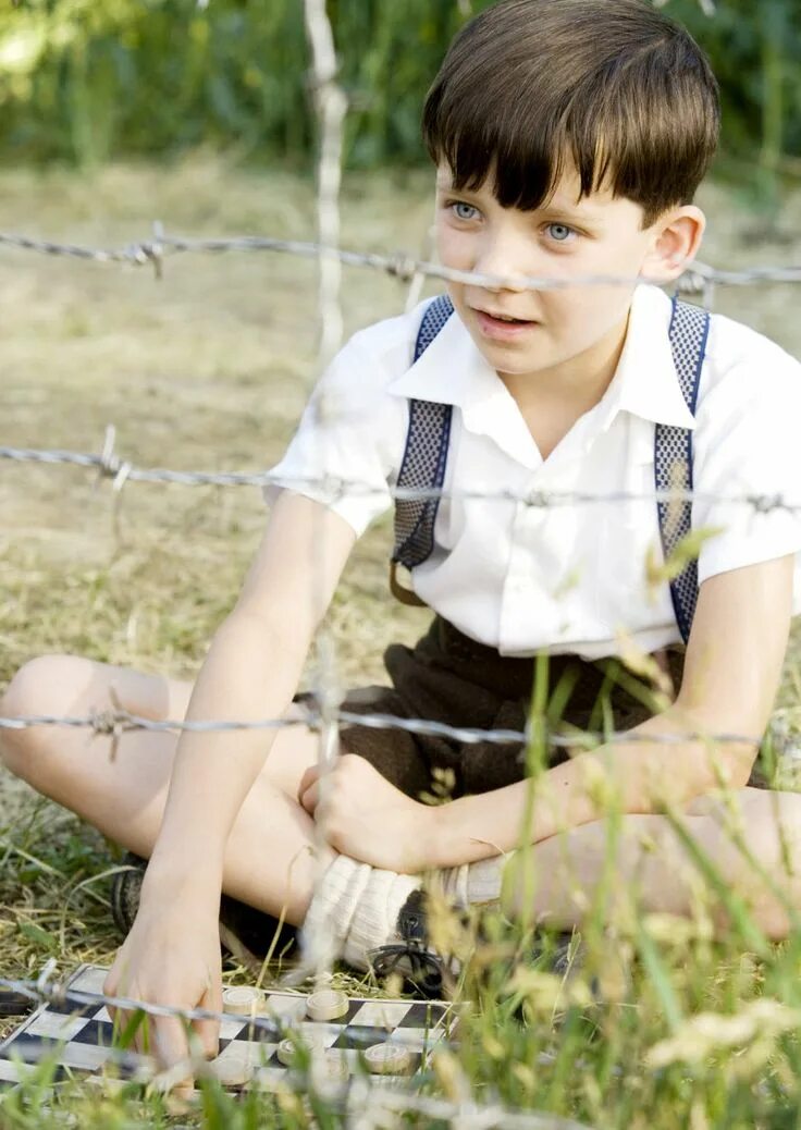 Мальчик в полосатой пижаме / the boy in the Striped Pyjamas (2008). Аса Баттерфилд мальчик в полосатой пижаме. Шмуль мальчик в полосатой пижаме.