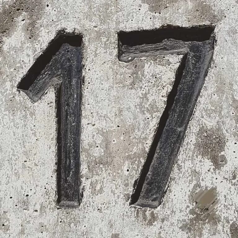 Цифра 17. Число 17. Цифра семнадцать. 17 Несчастливое число.