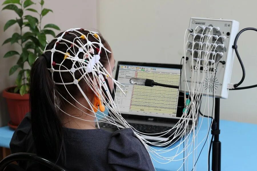 Эффект нейро применение. Энцефалограф компакт нейро 21 канальный. ээг компакт нейро 16 каналов. компакт-нейро 16-канальный. электроэнцефалограф 16 канальный.