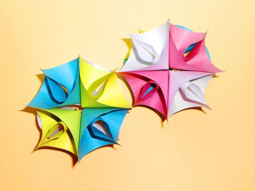 Игрушка в технике оригами. Новогодние игрушки из бумаги. Новогодние игрушки BP ,evfub. Оригами новогодние игрушки. Оригами елочная игрушка.