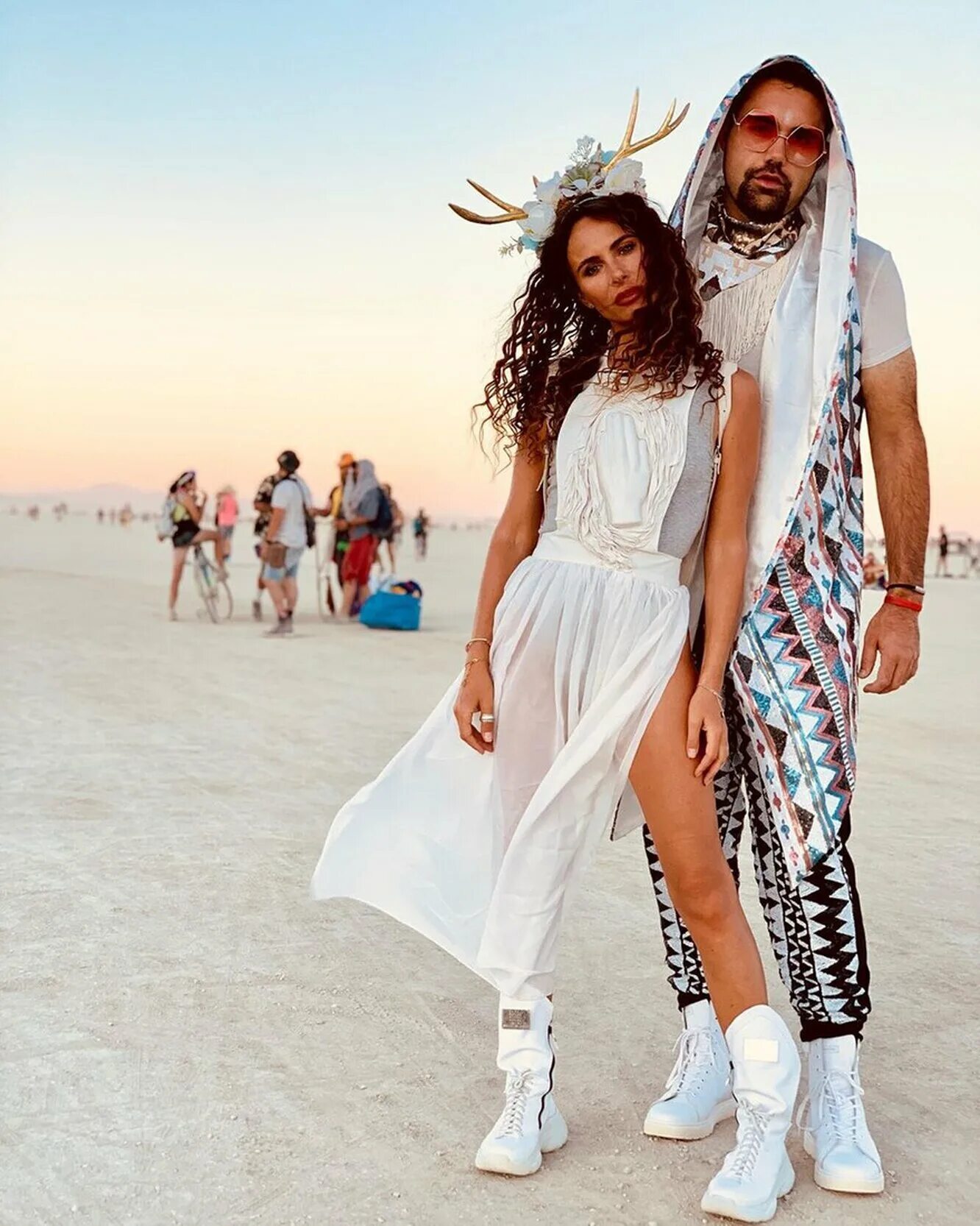 Солистка группы демо 90. Солистка группы демо саша зверева сейчас. Саша зверева 2020. Сколько лет группе демо. Александра зверева 2020.