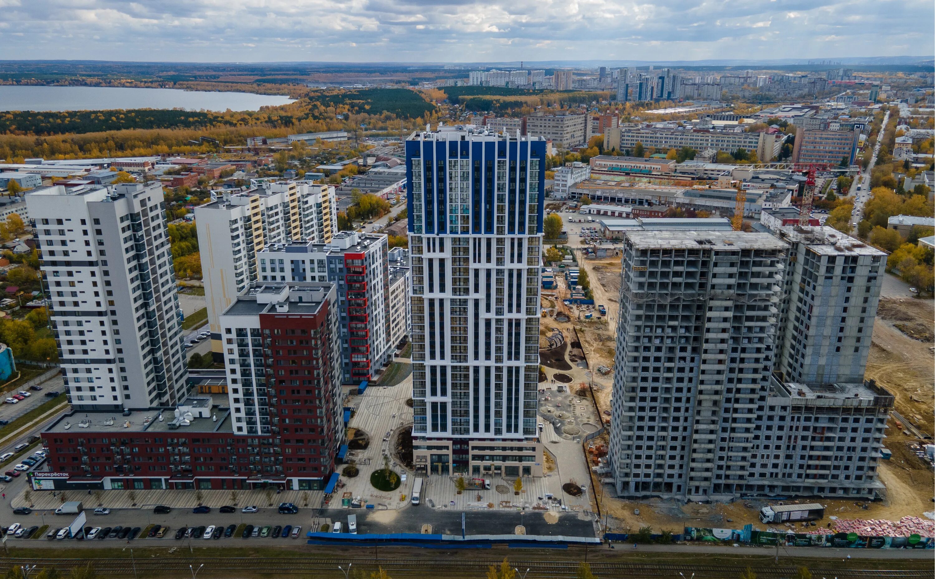 Современник екатеринбург. Сиреневый бульвар 15б екатеринбург современник. Современник екатеринбург. Торговый центр современник екатеринбург магазины. Тц современник екатеринбург магазины.